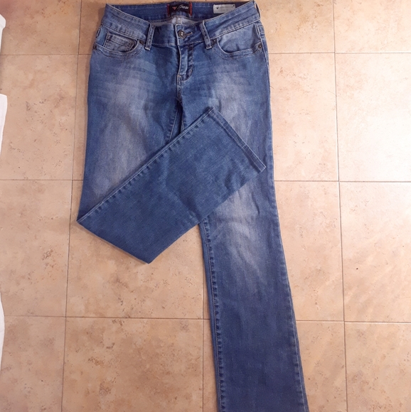 🔵 3/$30 Guess Jeans♡ - Picture 4 of 11